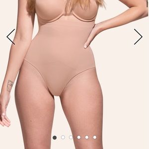 HoneyLove SuperPower Thong Sand Medium